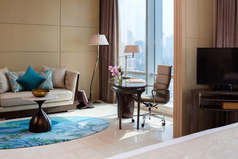 Raffles Jakarta - Oda