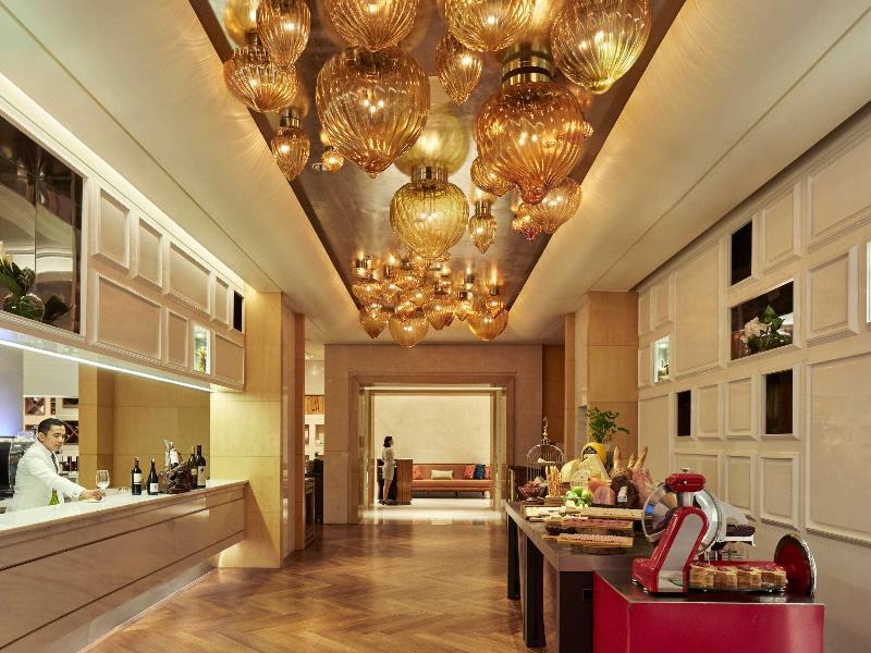 Raffles Jakarta - Restoran