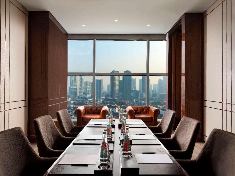 Raffles Jakarta - Restoran