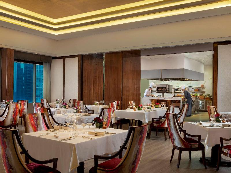 Raffles Jakarta - Restoran