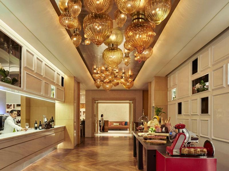 Raffles Jakarta - Restoran