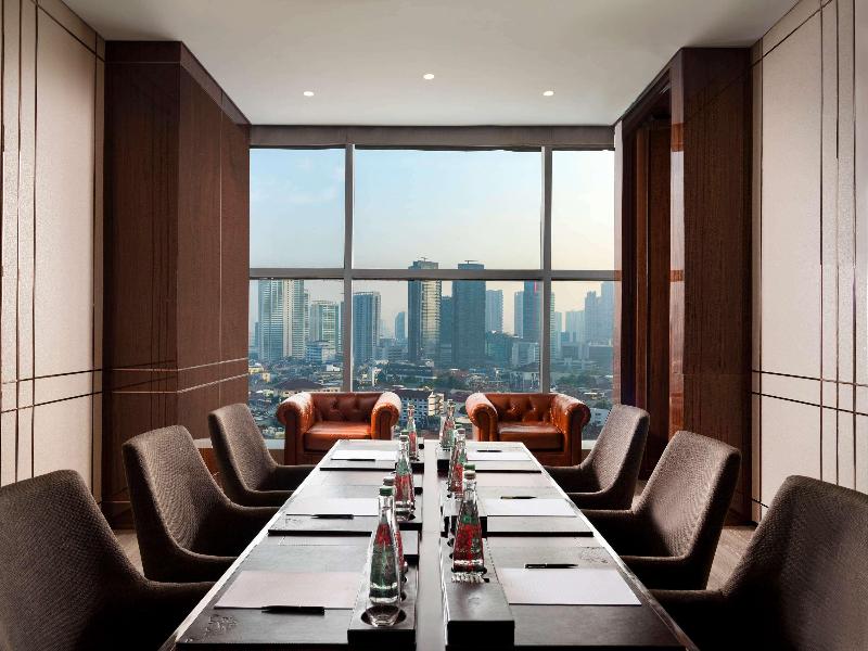 Raffles Jakarta - Restoran