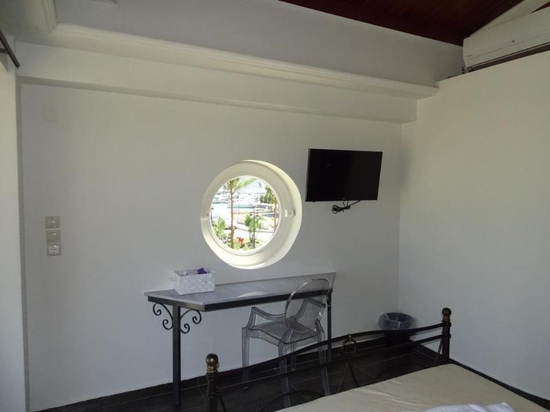 Ianos Hotel - Genel