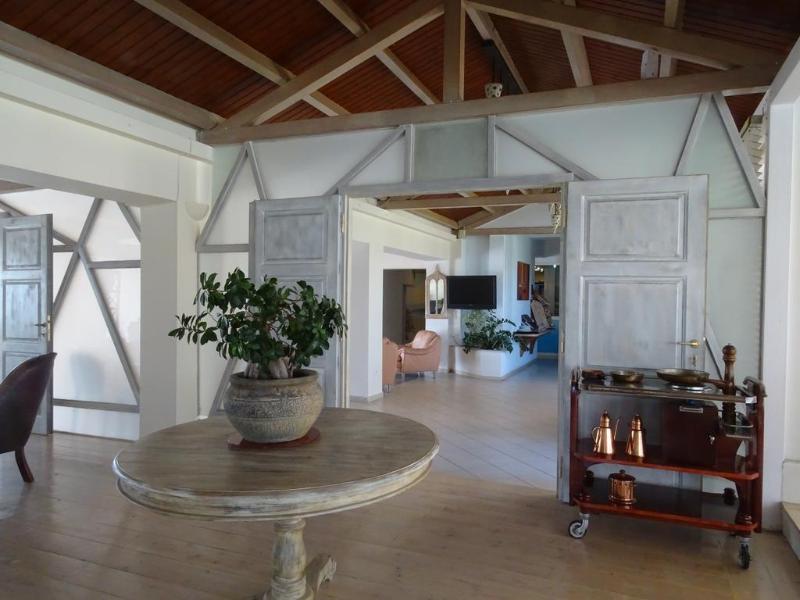 Ianos Hotel - Genel