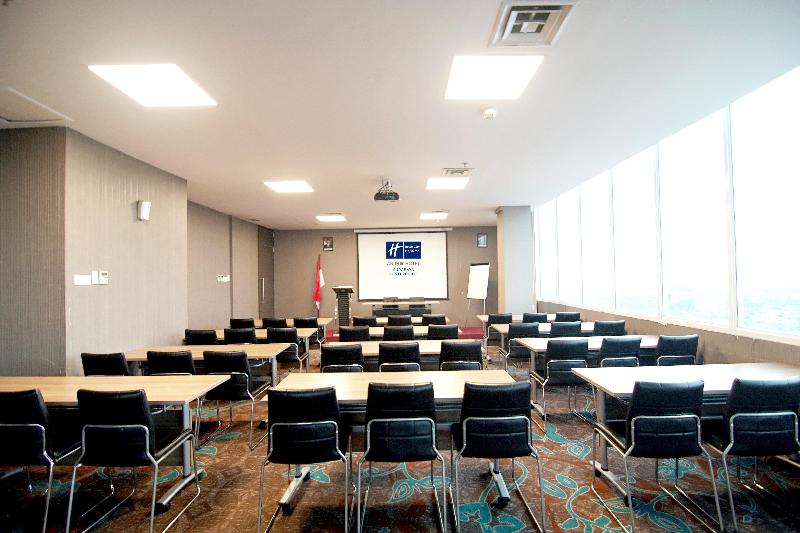 Holiday Inn Express Surabaya CenterPoint - Toplantı
