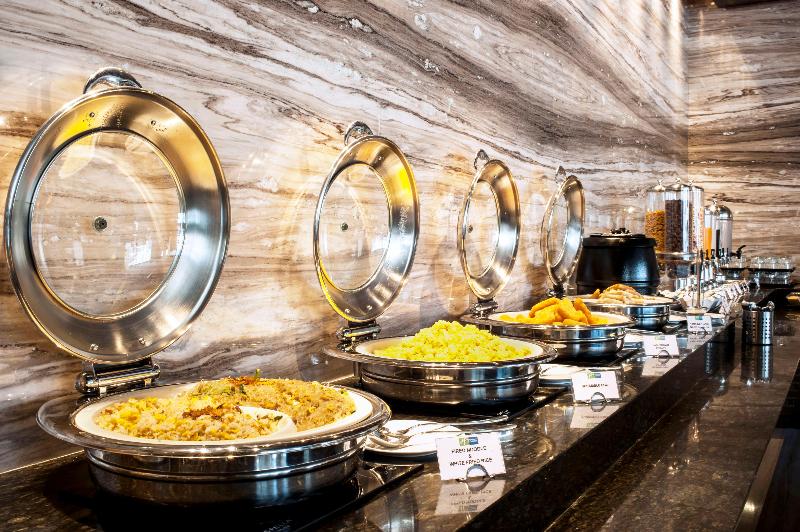 Holiday Inn Express Surabaya CenterPoint - Restoran