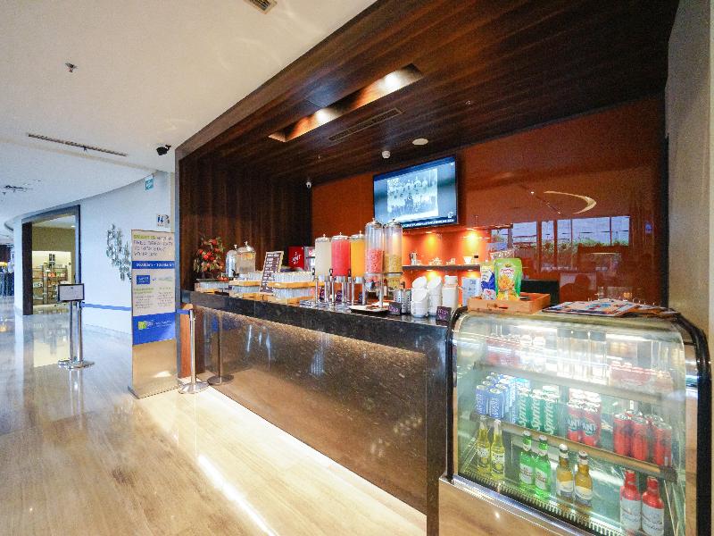 Holiday Inn Express Surabaya CenterPoint - Restoran