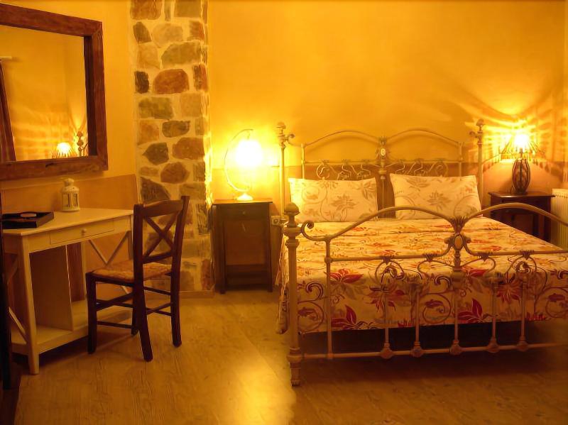 Mythos Guesthouse - Genel