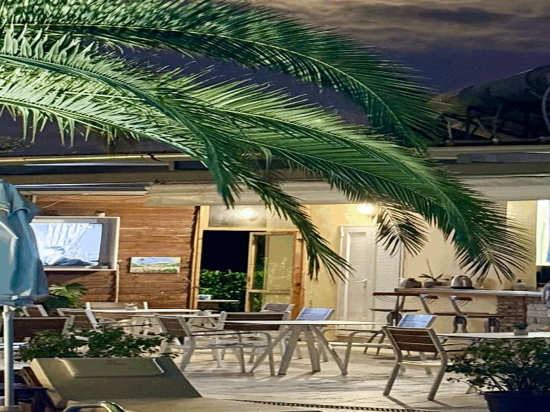 Captain's Studios & Apartments - Lobi