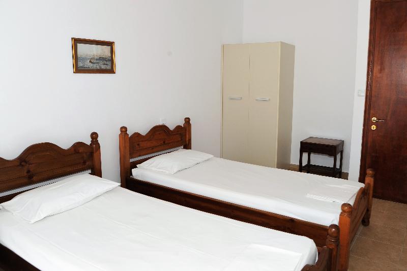 Captain's Studios & Apartments - Oda