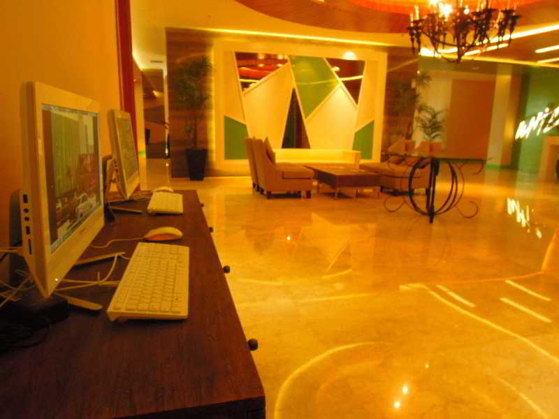 Whiz Prime Kelapa Gading fotoÄŸrafÄ±
