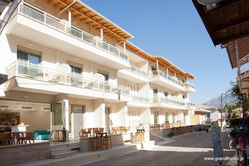 Grand Theoni Hotel Suites & Spa - Genel