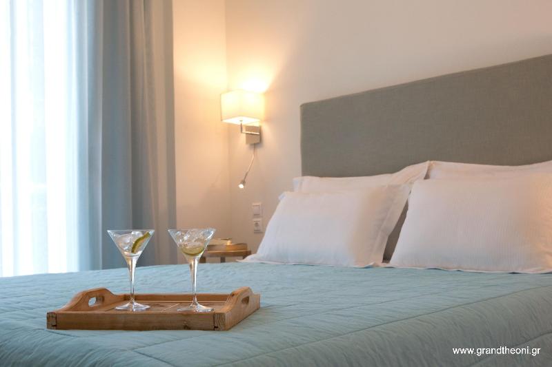 Grand Theoni Hotel Suites & Spa - Oda