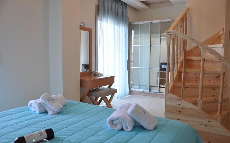 Grand Theoni Hotel Suites & Spa - Oda