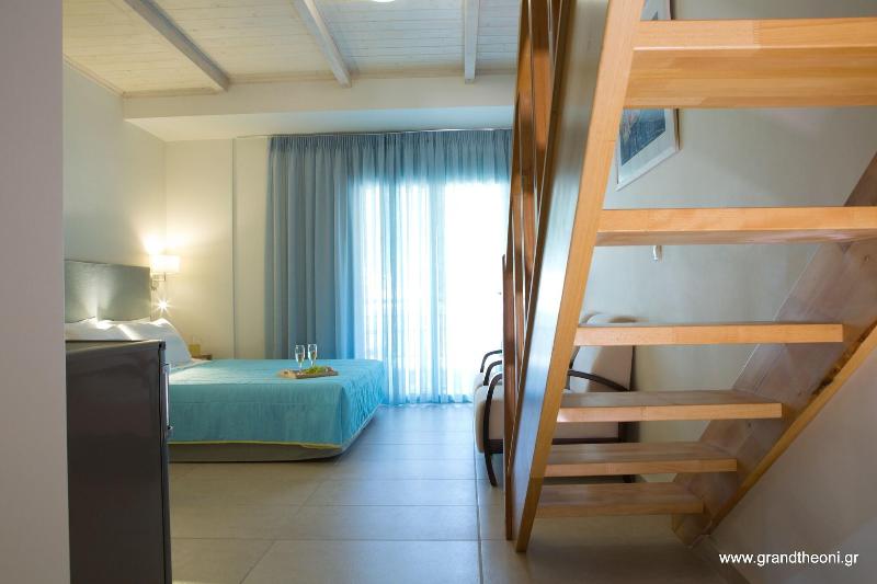 Grand Theoni Hotel Suites & Spa - Oda
