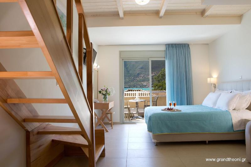Grand Theoni Hotel Suites & Spa - Oda