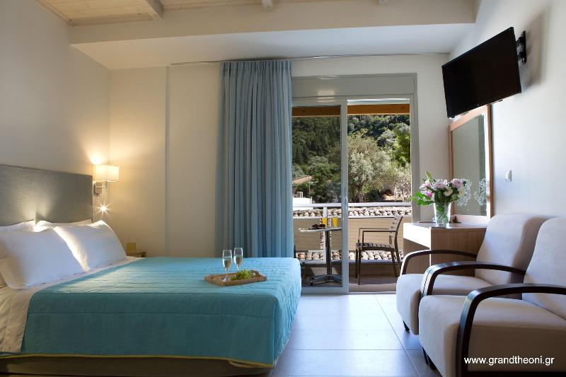 Grand Theoni Hotel Suites & Spa - Oda