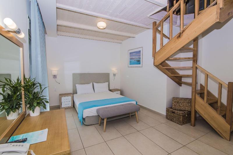 Grand Theoni Hotel Suites & Spa - Oda