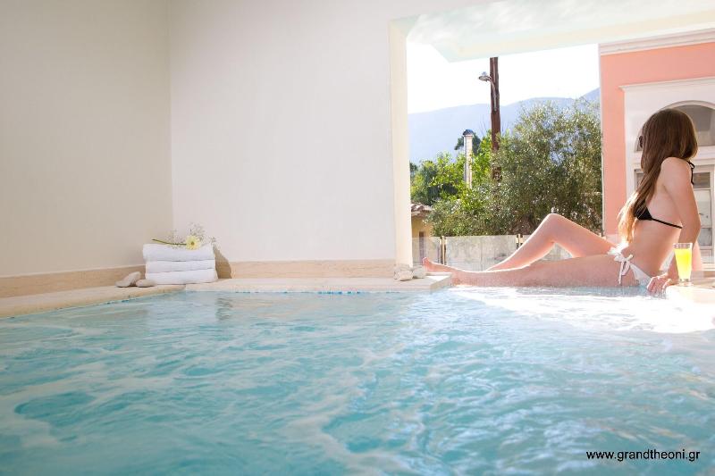 Grand Theoni Hotel Suites & Spa - Havuz