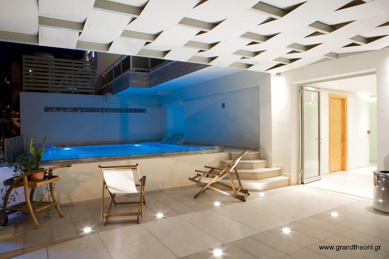 Grand Theoni Hotel Suites & Spa - Havuz