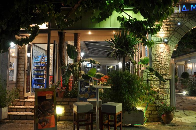 Rouda Bay Beach Hotel - Bar