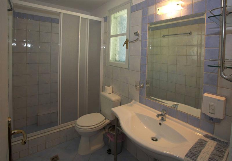 Rouda Bay Beach Hotel - Oda
