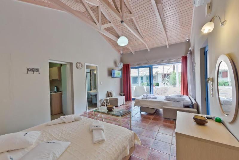 Rouda Bay Beach Hotel - Oda