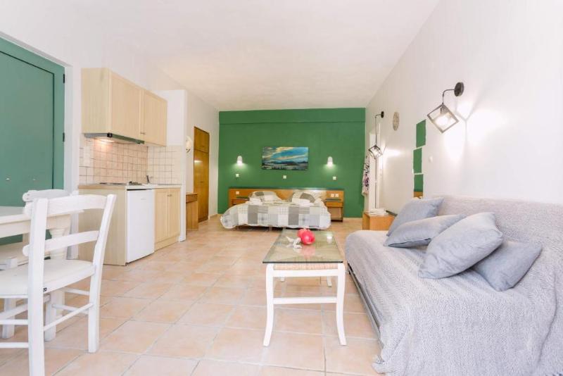 Rouda Bay Beach Hotel - Oda