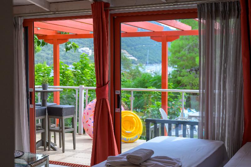 Rouda Bay Beach Hotel - Oda