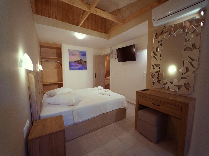 Rouda Bay Beach Hotel - Oda