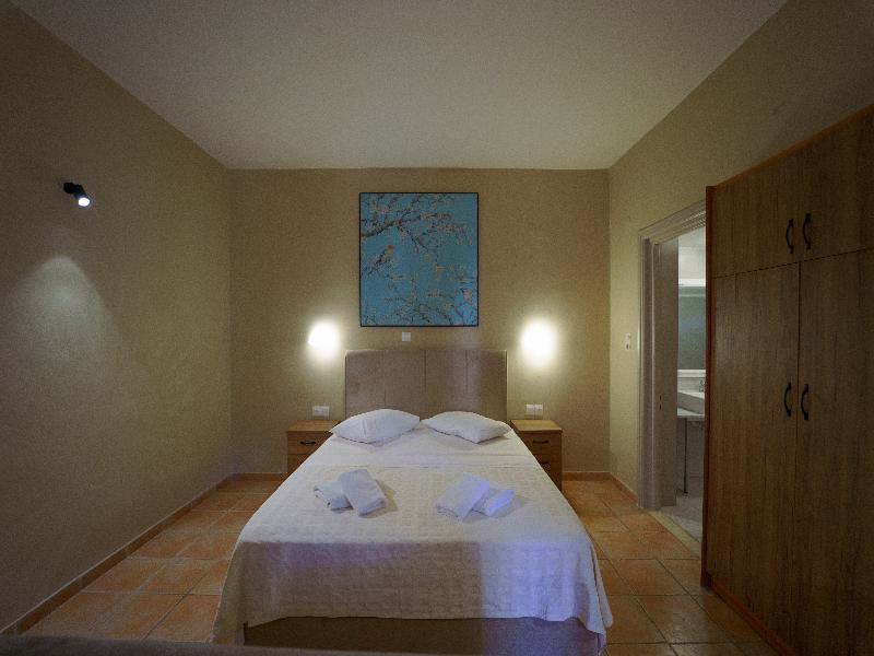 Rouda Bay Beach Hotel - Oda