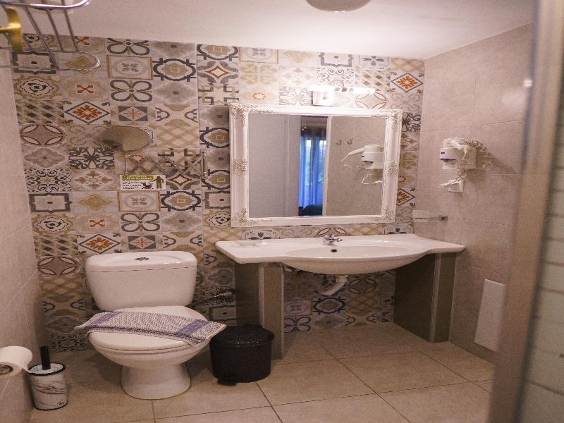 Rouda Bay Beach Hotel - Oda