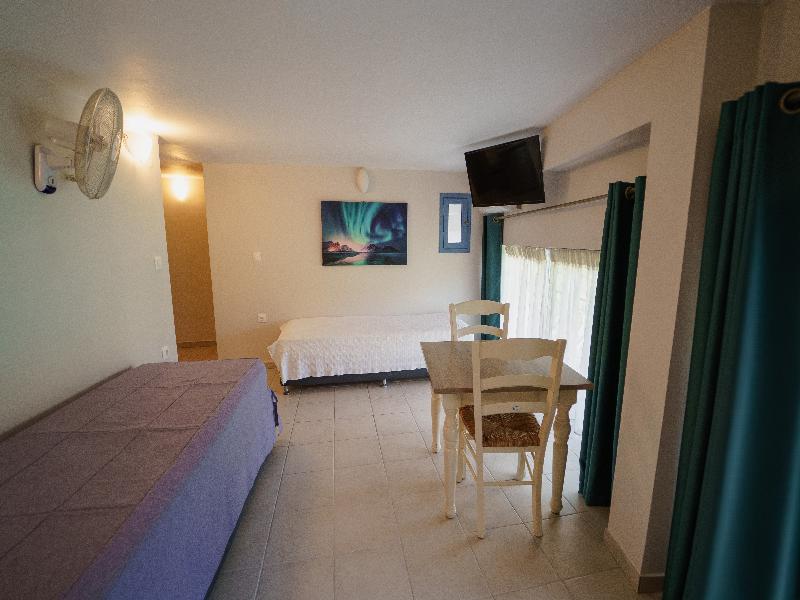 Rouda Bay Beach Hotel - Oda