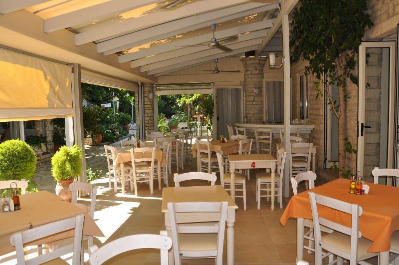 Rouda Bay Beach Hotel - Restoran