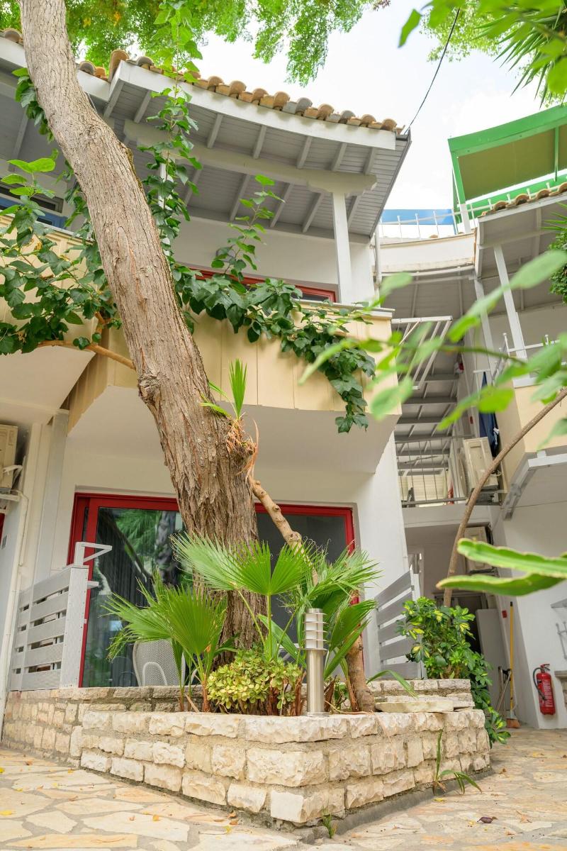 Rouda Bay Beach Hotel - Teras
