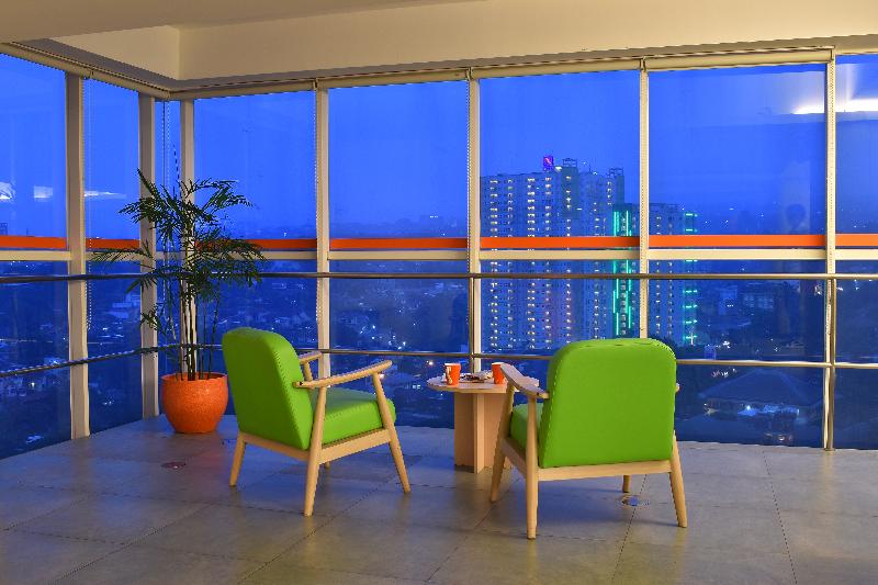 HARRIS Hotel And Convention Ciumbuleuit Bandung - Bar