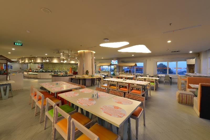 HARRIS Hotel And Convention Ciumbuleuit Bandung - Restoran