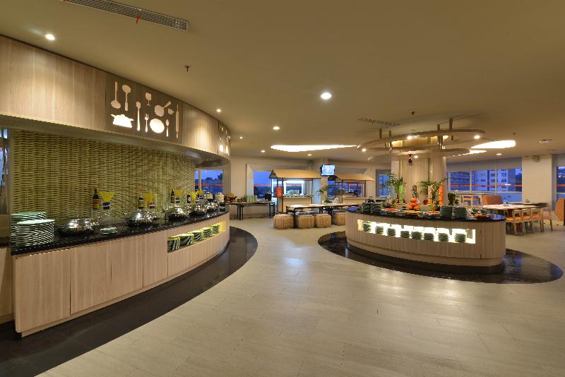 HARRIS Hotel And Convention Ciumbuleuit Bandung - Restoran