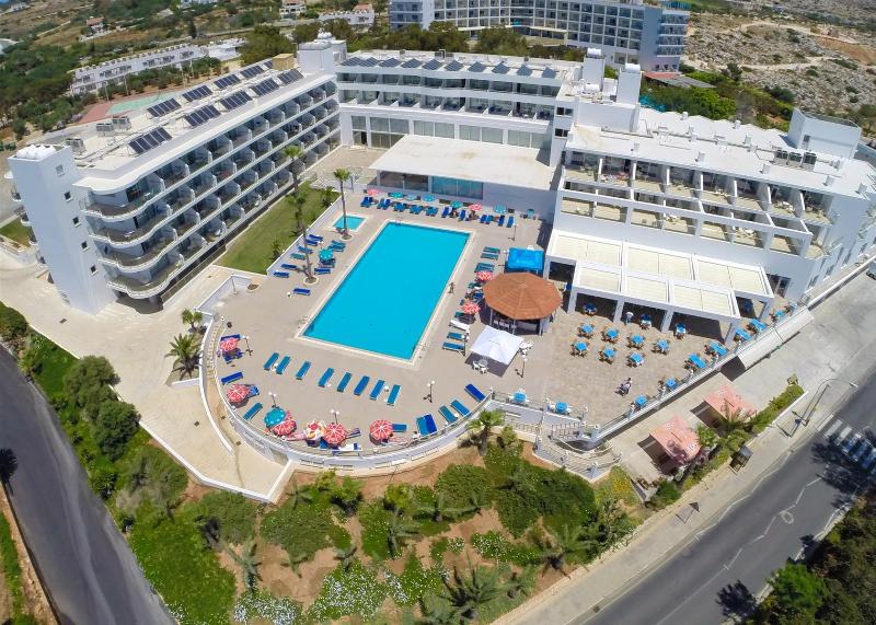 Tofinis Hotel - Genel