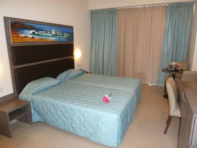 Tofinis Hotel - Genel