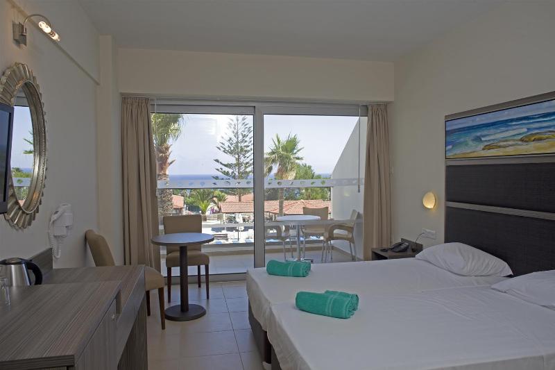 Tofinis Hotel - Genel