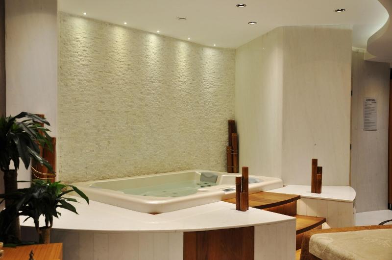 Veyron Hotels - Aktivite