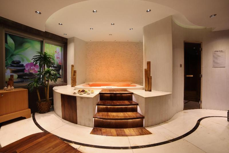 Veyron Hotels - Aktivite