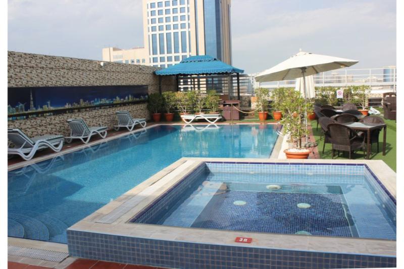Orchid Vue Hotel - Havuz