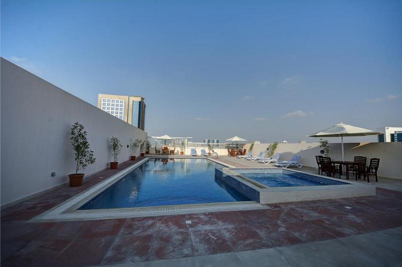 Orchid Vue Hotel - Havuz