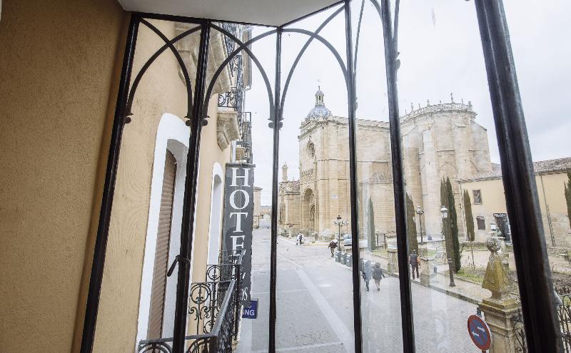 Hotel Arcos Catedral - Oda
