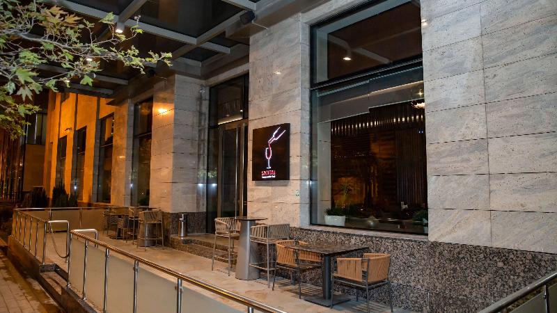 Holiday Inn Baku - Genel