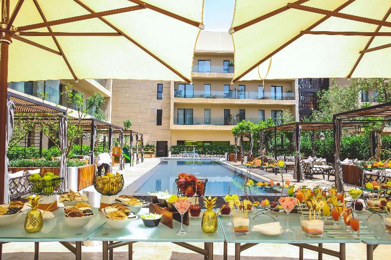 Radisson Blu Hotel Marrakech Carré Eden - Havuz