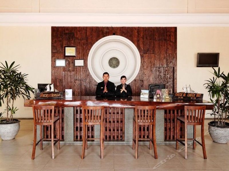 Jambuluwuk Convention Hall Resort Batu - Lobi