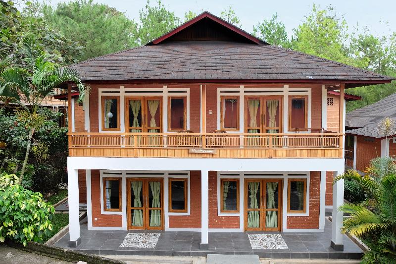 Jambuluwuk Convention Hall Resort Batu - Oda